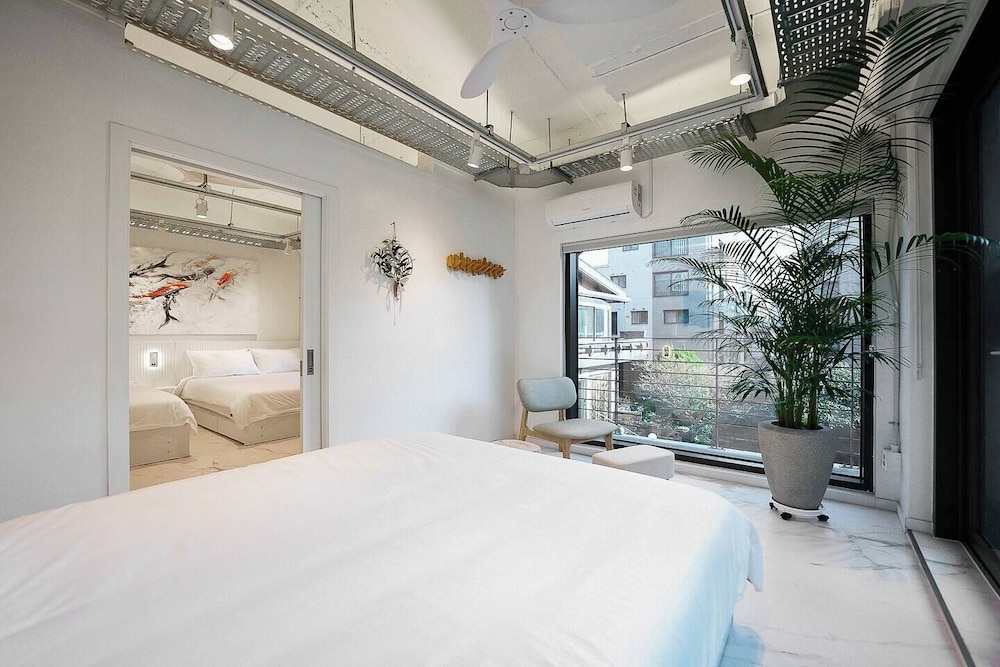F9 Tailor Serviced Home near Hongik Univ