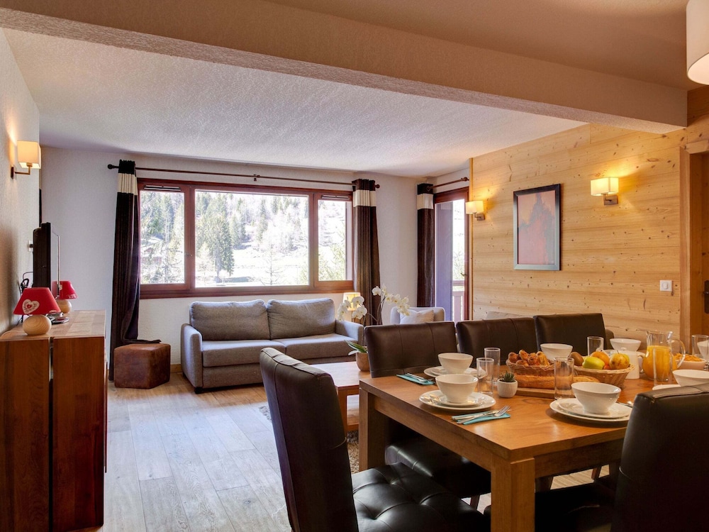 Apartment in Savoyard Mountain Village