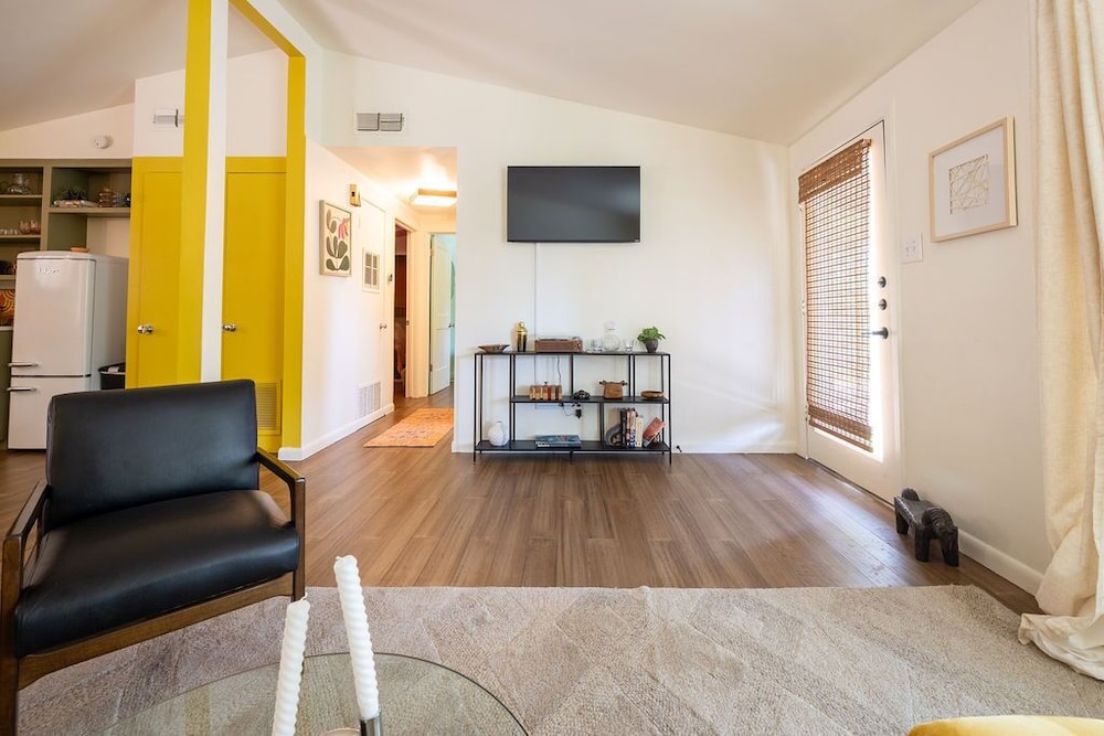 Palma Plaza Unit C