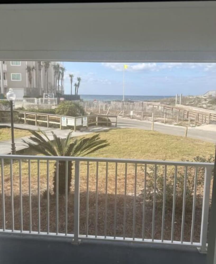 Beachside Villas 611