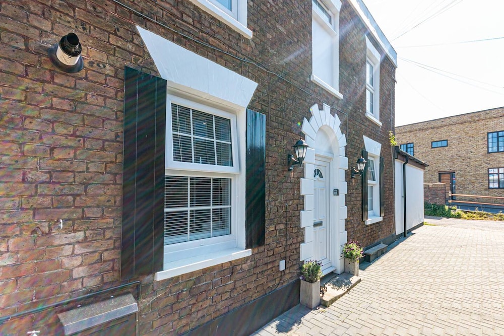 Dreamland Cottage Margate by Adliv