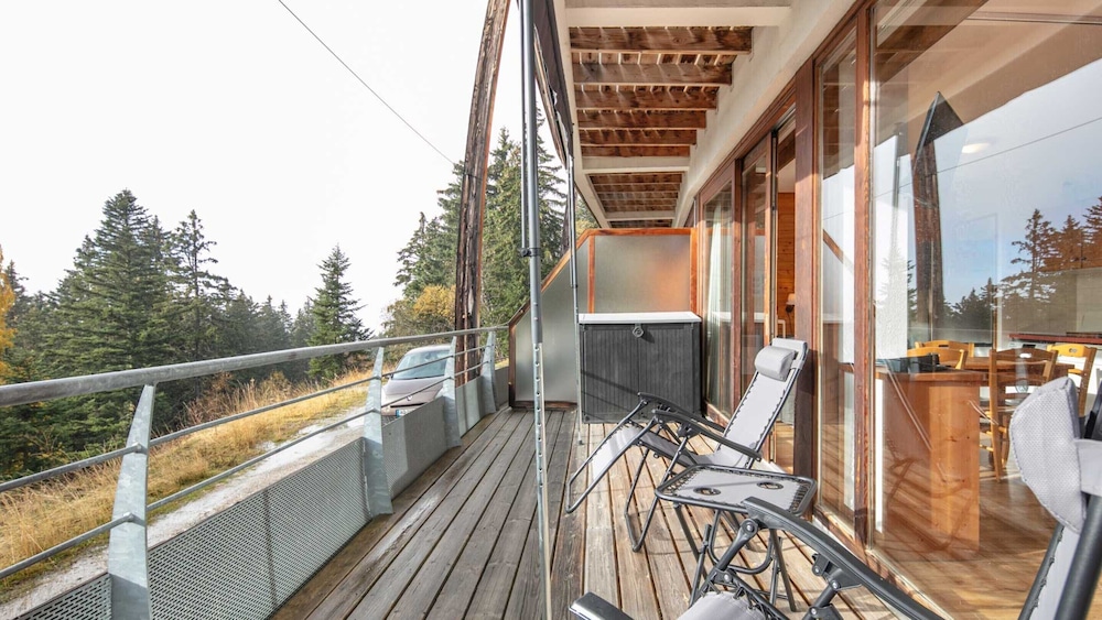 Mountain Escape for 4 Guests