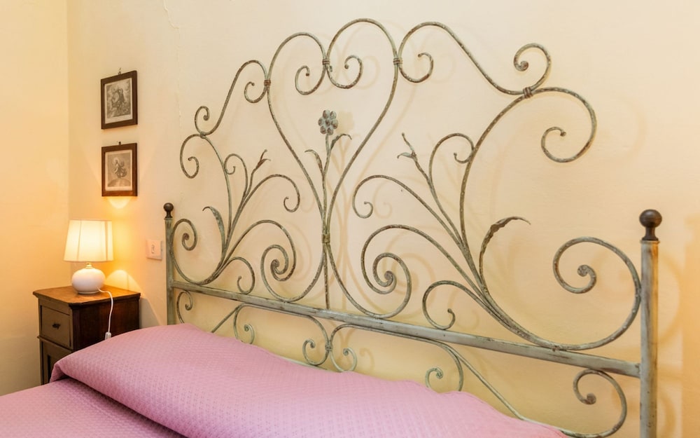 Farmhouse With Exclusive View Between Umbria and Tuscany La Godiola-albizia