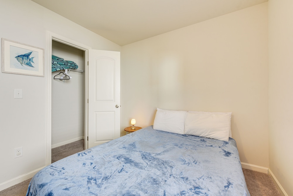 9 Mi to Shore: Family-friendly Sunset Beach Home