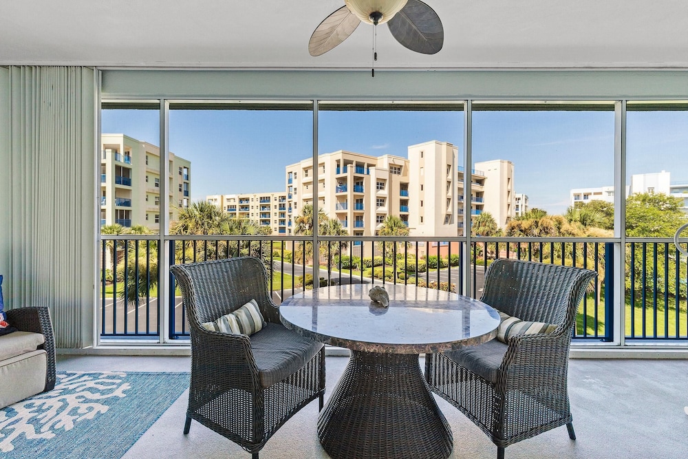 Oceanwalk 1-303