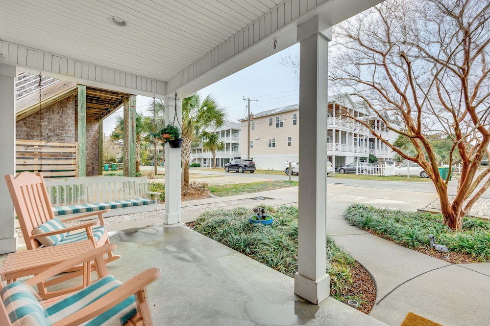 Walk to Beach: Cottage w/ Yard in Kure Beach!