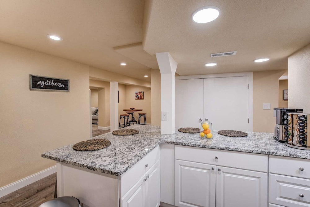 5BR Poe Manor Entertain,hot Tub+has Everything! view 3