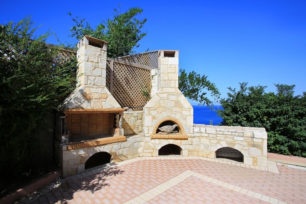 Villa Diktynna Embrace the Endless Blue view 5