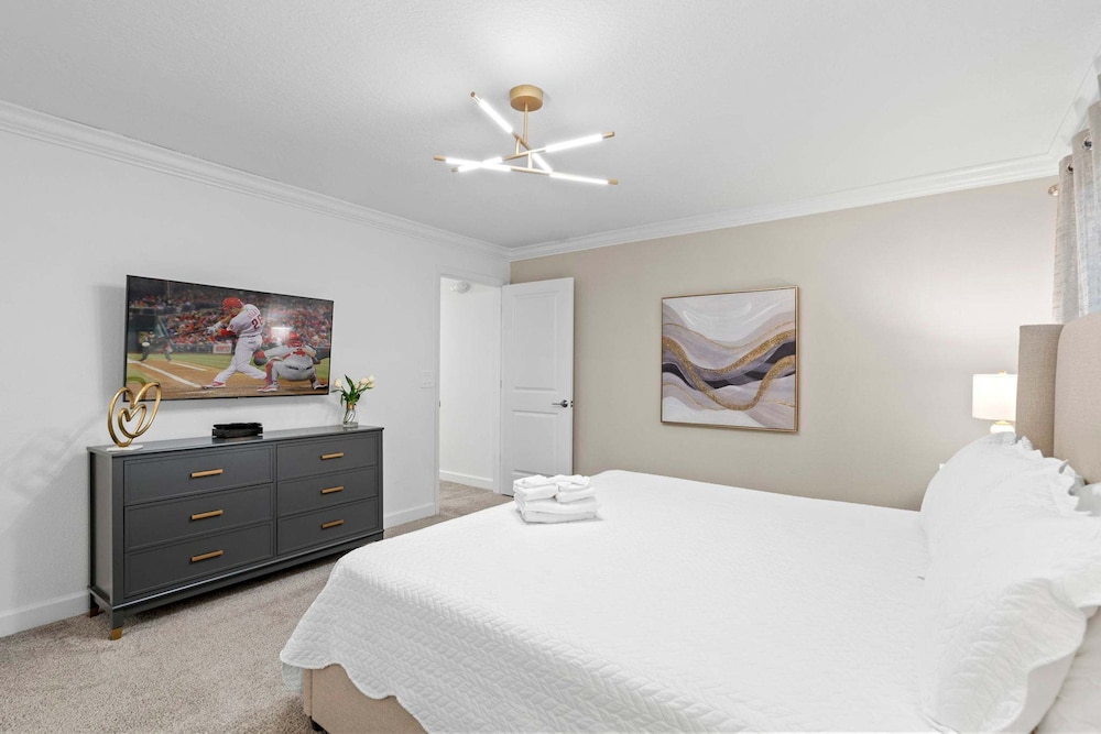 Special 4bedroom TH w Private Pool Next to Disney