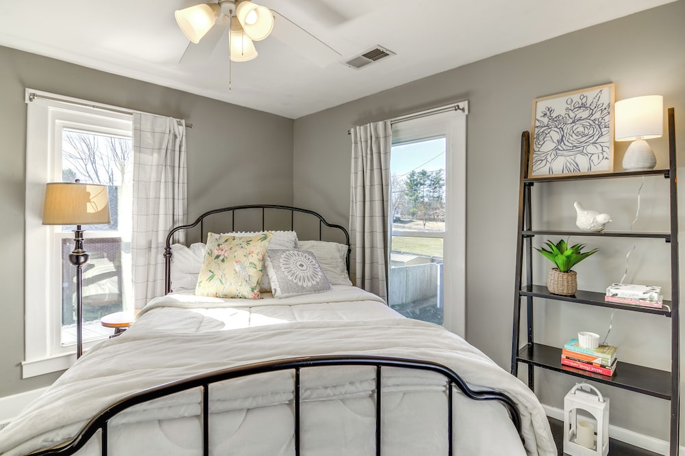 15 Mi to Dtwn Lexington: Serene Wilmore Home!