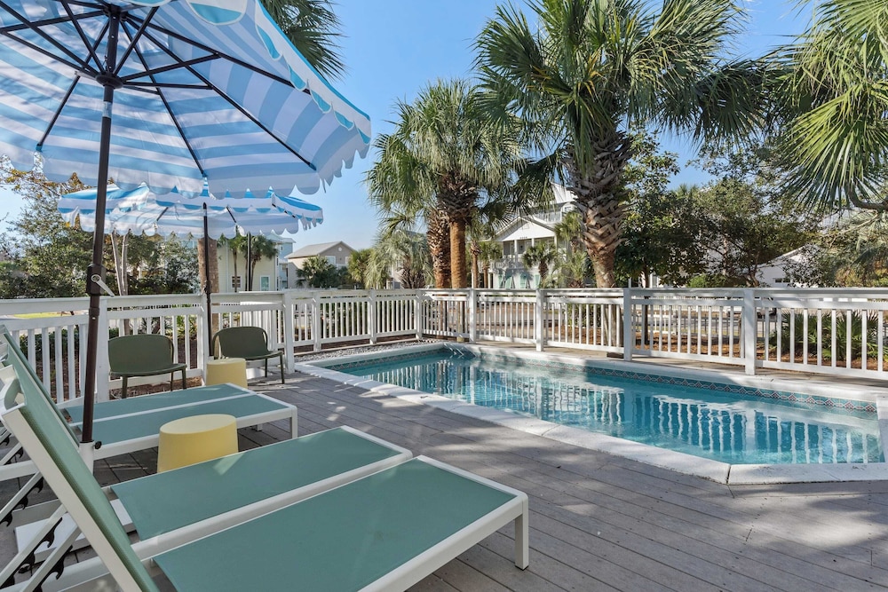Steps to Beach! Arcade Game Room, Pool + Hot Tub Calico Scallop by Avantstay