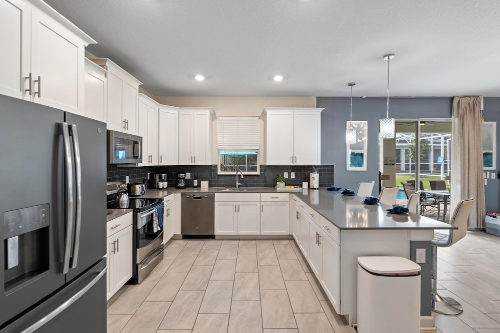 ChampionsGate Resort 8-Bedroom Vacation Pool Home - Includes Resort Clubhouse Amenity Access! 8 Home