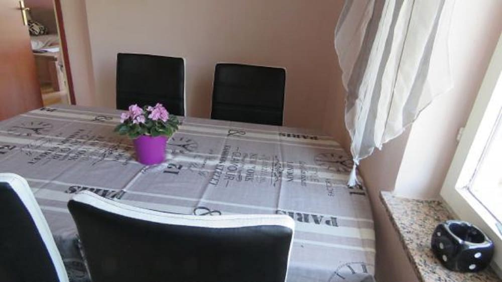 Serene Barbat Escape With Just Minutes From the Beach