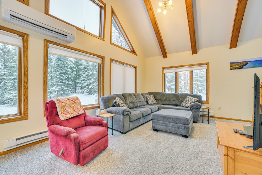 Remote & Peaceful Getaway w/ Games in Eckerman