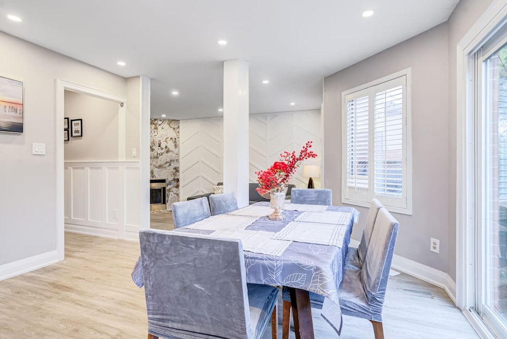 Family Lounge 4BR Crib Patio BBQ