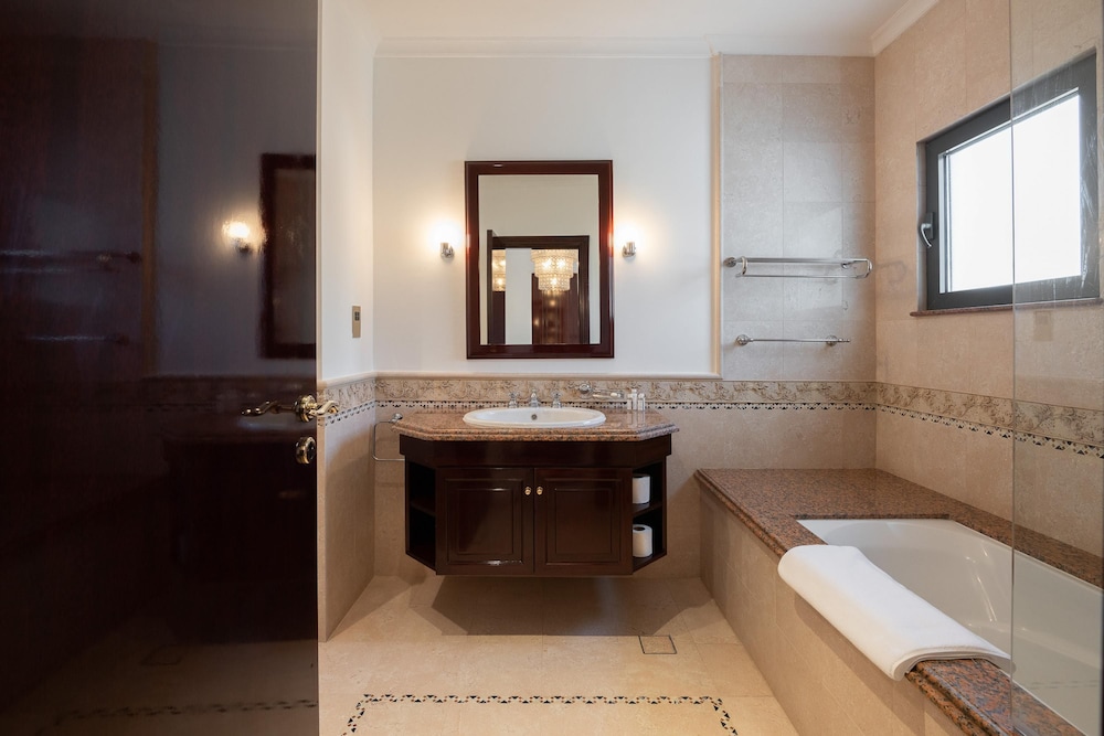 Villa on Beach w Private Pool The Palm Jumeirah