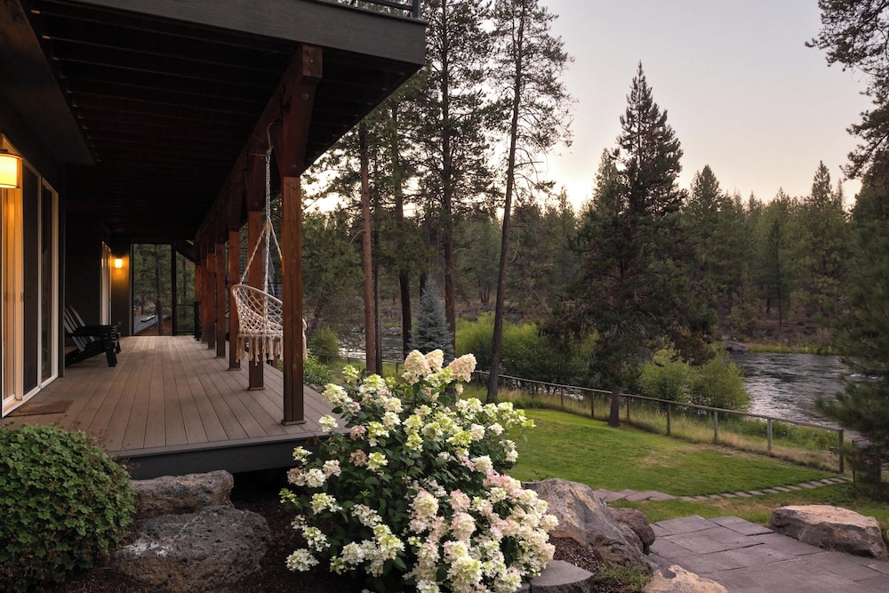 Amazing Riverfront on the Water- Big Sky Bend