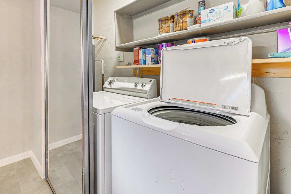 Cozy 2-story Condo Near Galleria in North Dallas!