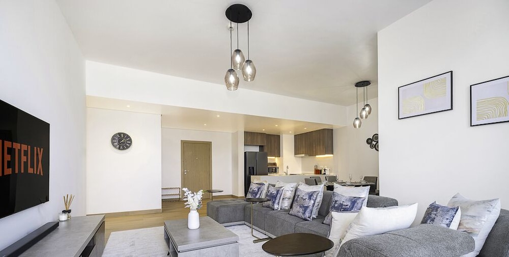 LUX The Elegant Sea View Suite