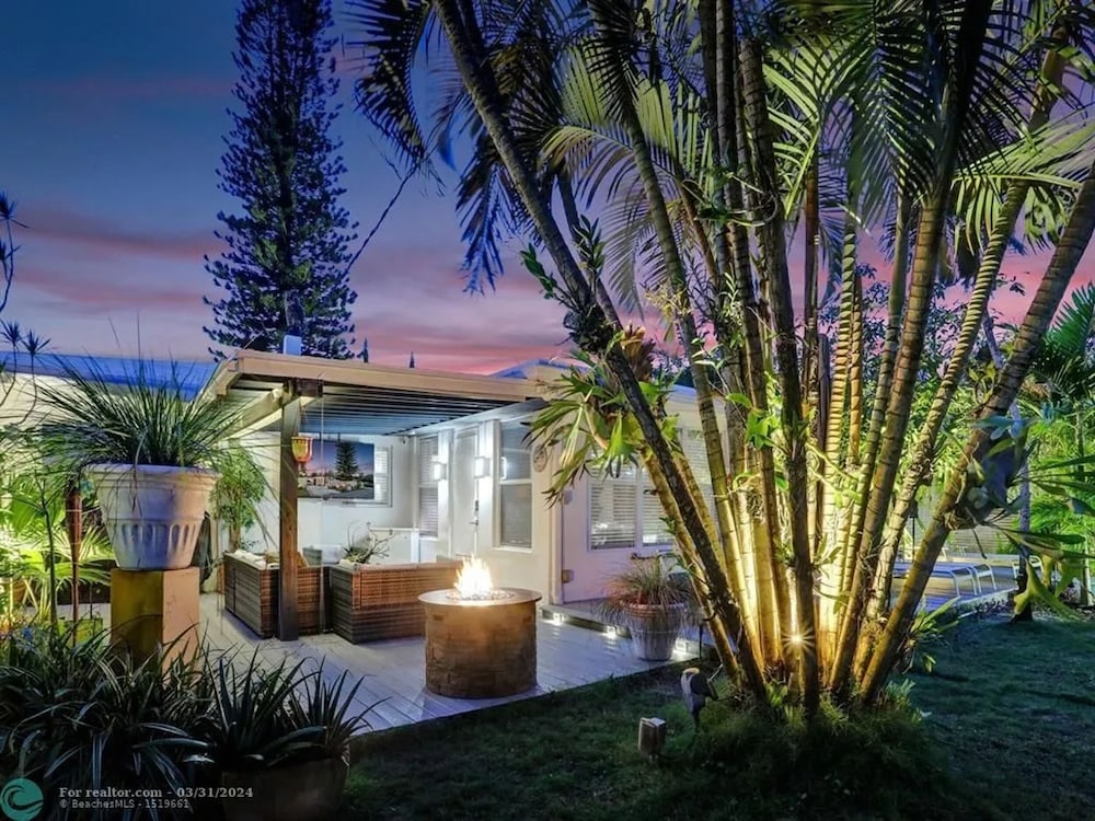 Buddha House 3BR 2BA Home -lush Backyard