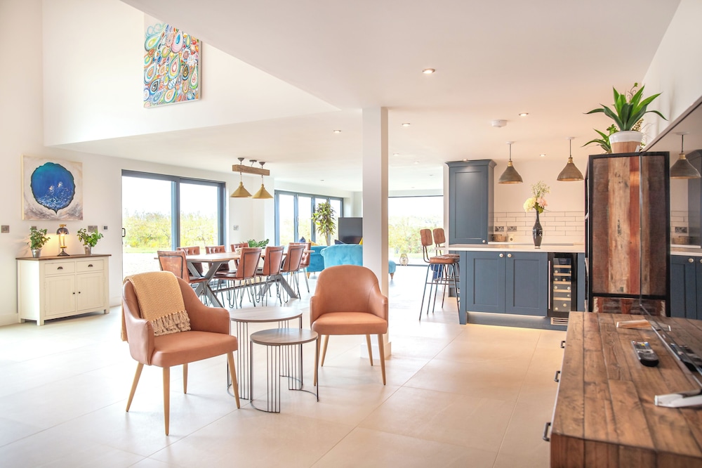 Beautiful Barn Conversion-Escape for 12
