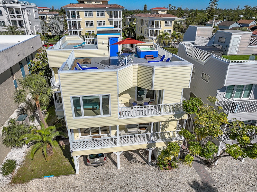 Coastal Surfside by Beachside Management view 2