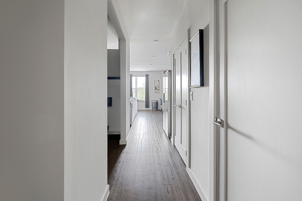 Heal Fly Comfy Dallas 1BR Pool Gym Utsw