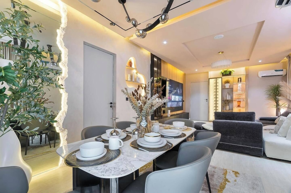 Deluxe Haven Apartment
