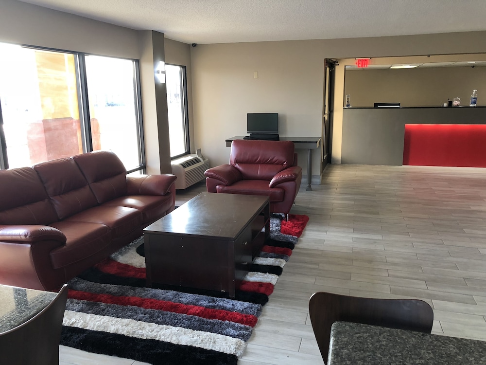 Super 8 by Wyndham, Orangeburg view 2
