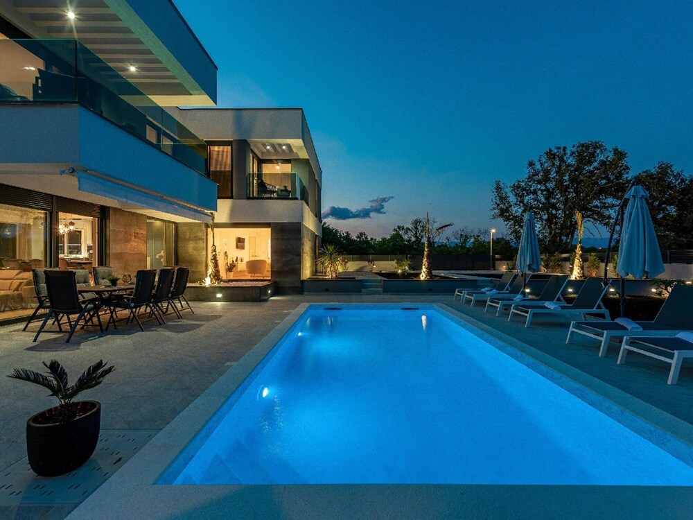 Villa Nina in Croatia Near the Adriatic Coast