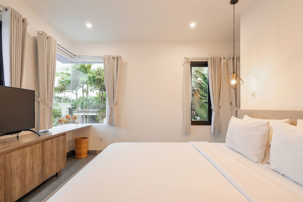 Melasti Villa 2 by Alfred in Bali