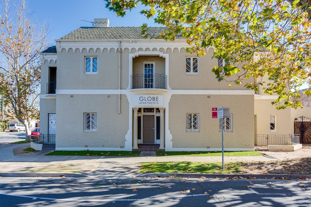 Globe Apartments