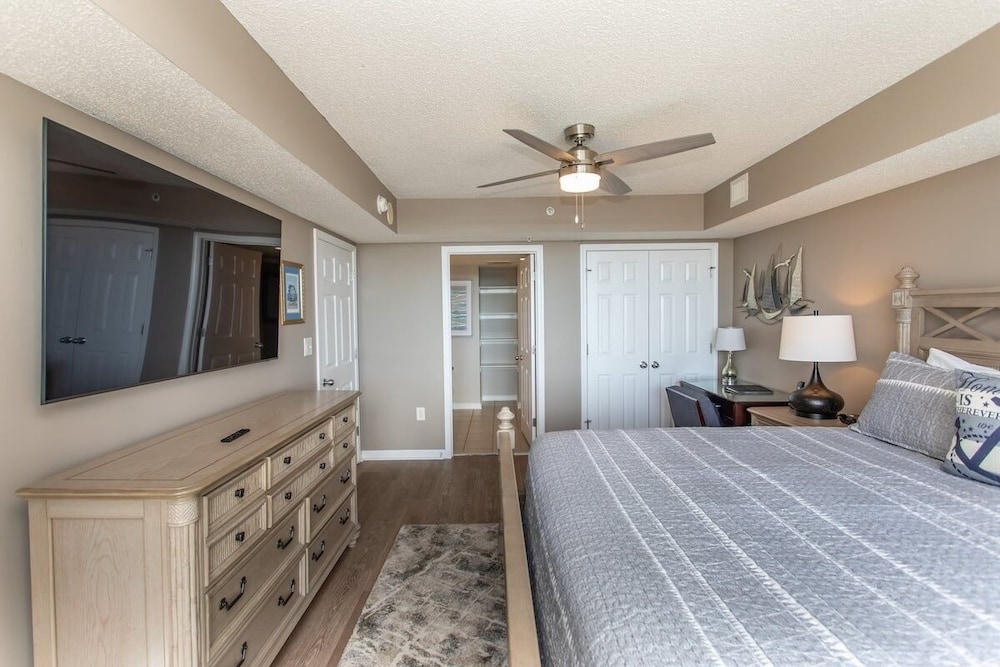 Yacht Club 1-1103 3 Bedroom Condo