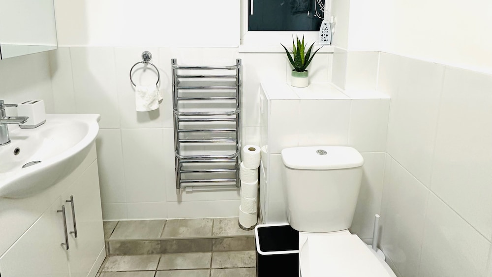 Ibate Apartments - Cozy 2 Bedroom Home