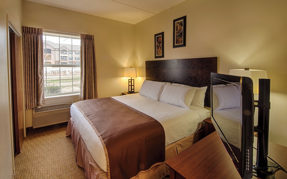 Fayetteville Vacations - Landmark Inn Fort Liberty - Property Image 31