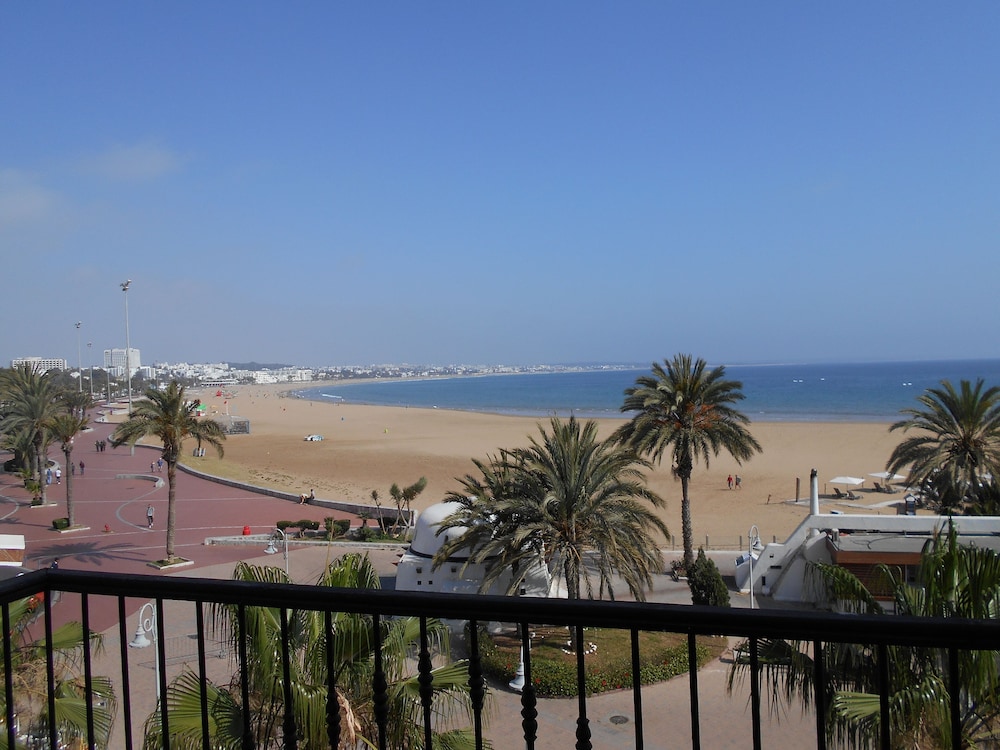 Spacious Apartment with amazing sea views T24316 view 3