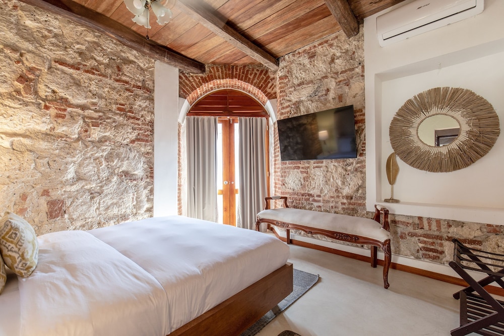 Casa Cuero - Rooftop Pool - Historic Center