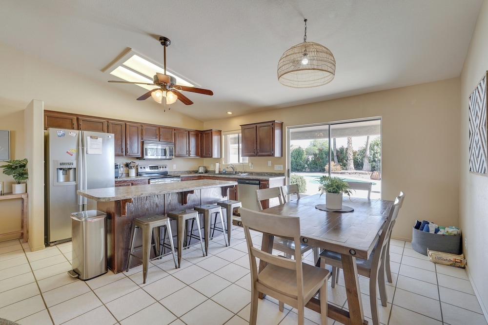 Havasu Paradise w/ Private Pool, Hot Tub & Casita!