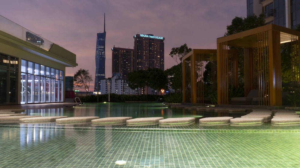Moonway Luxury Suites At CORE Residence