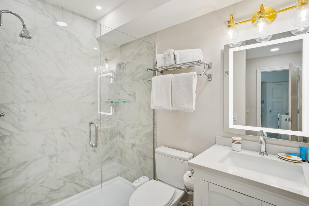 Pelican Pointe 5B