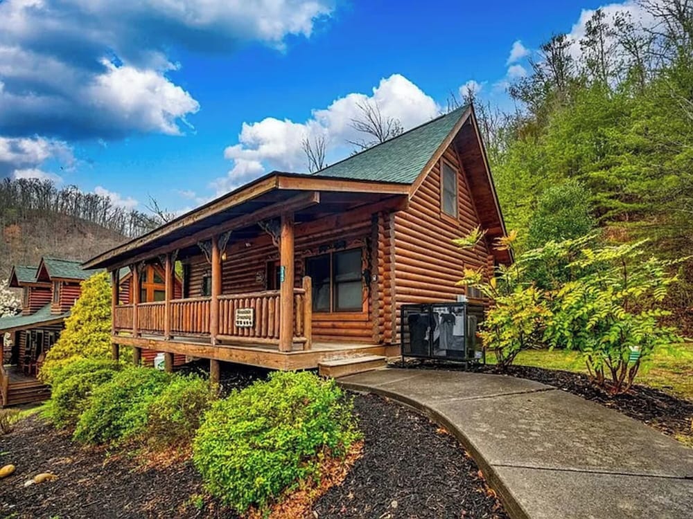 Hotel Mountain Dreaming - Image 1