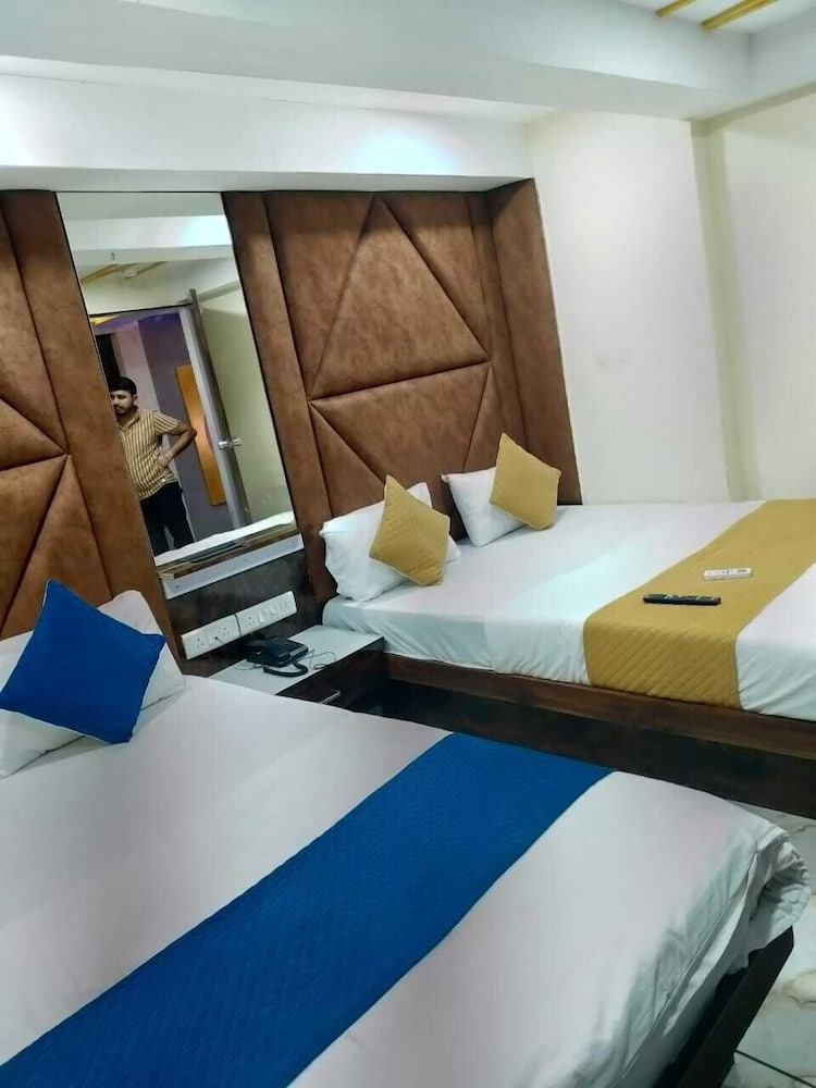 Hotel Raj Palace