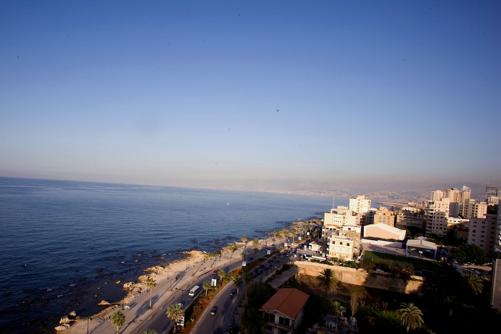 Lahoya Suites