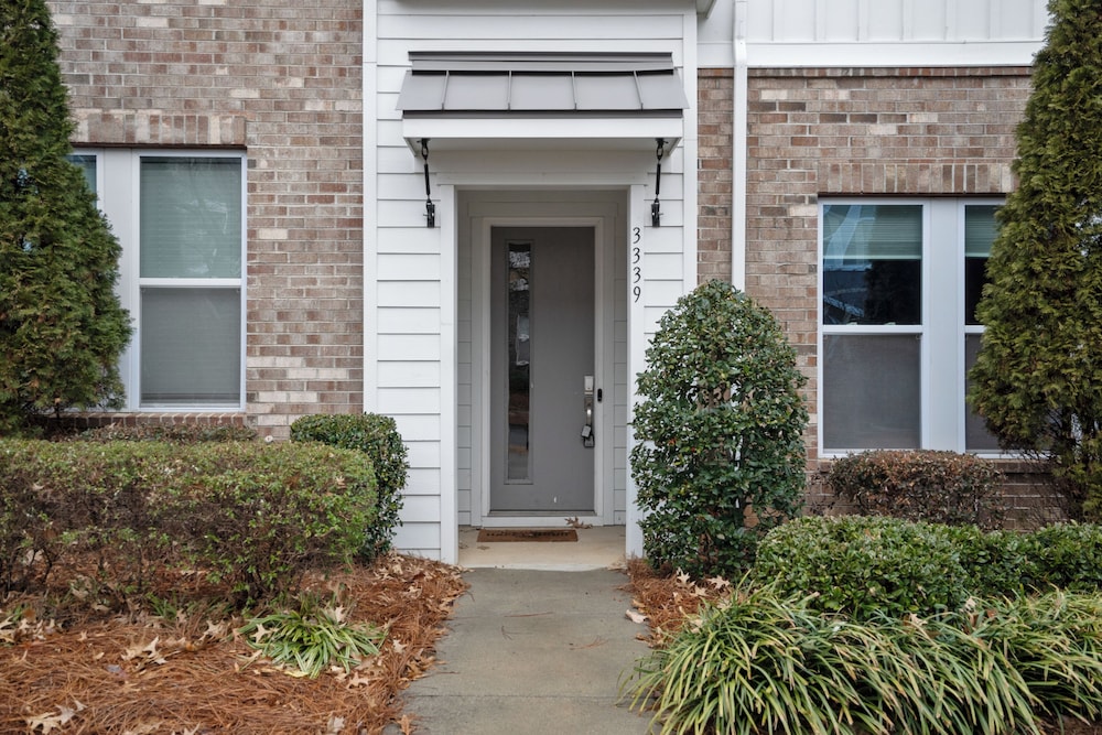 Luxe 3BR Townhouse in Camp North End