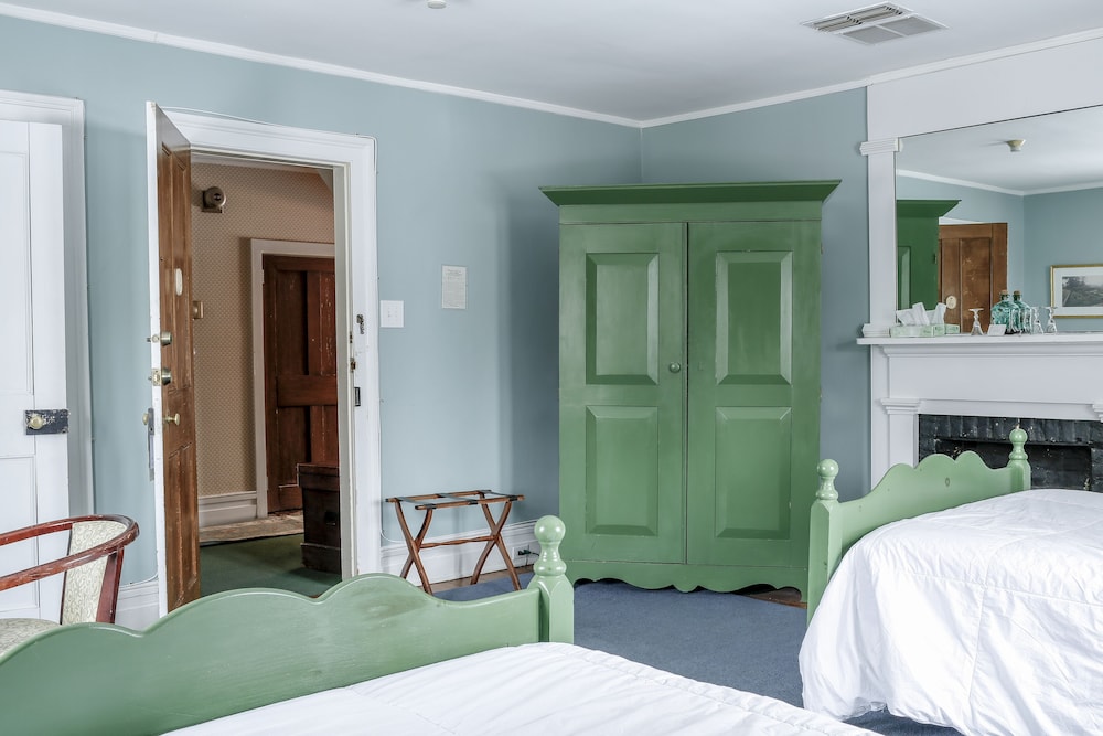 Delamater Inn