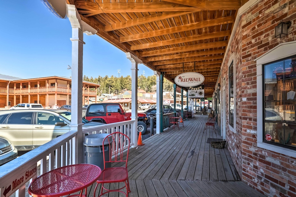 Cloudcroft Cabin Vacation Rental: 3 Mi to Skiing! view 2