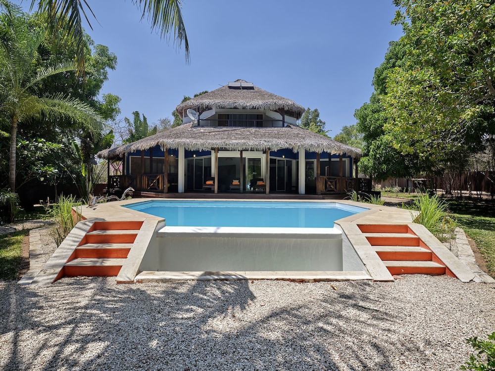 Antsanitia Resort