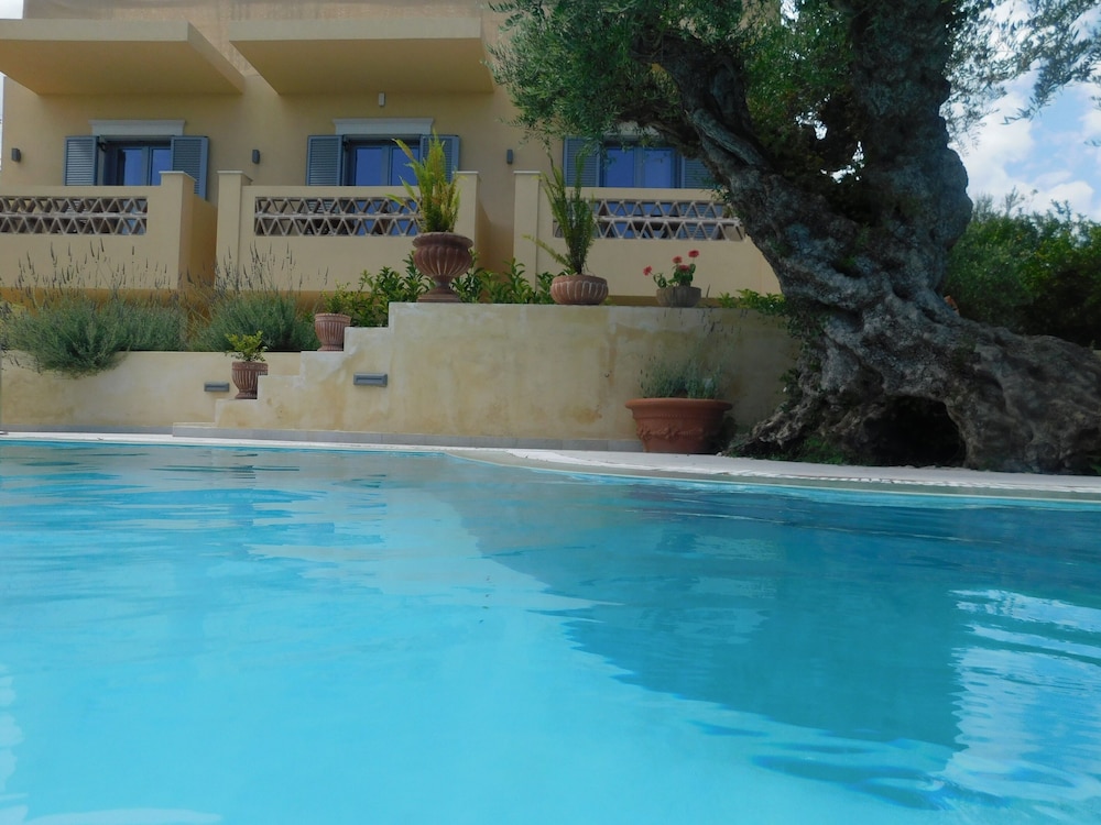 Orea Superior Rooms