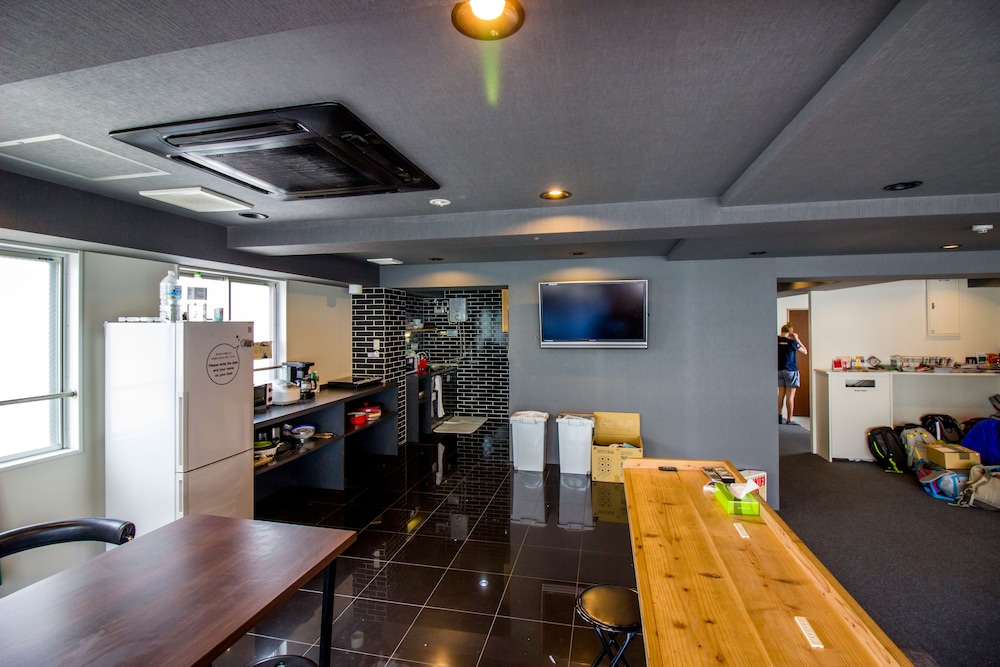 Santiago Guesthouse Hiroshima – Hostel