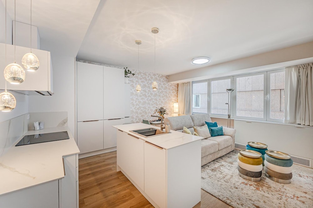 Colon 904 in Madrid With 1 Bedrooms and 1 Bathrooms